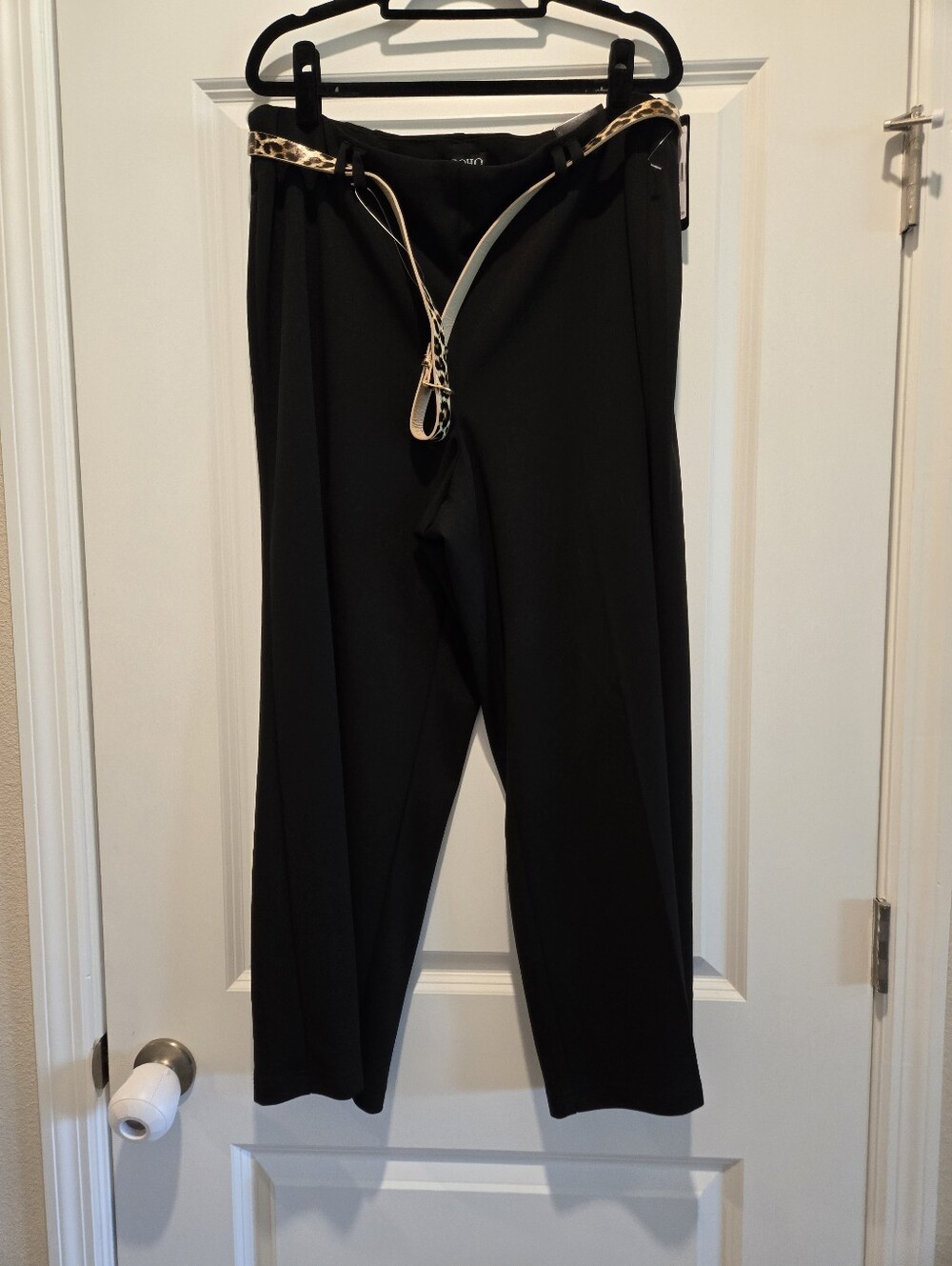 Soho Apparel NWT Classic Black Cropped Pants With Leopard Belt, Size 2X - Picture 2 of 8